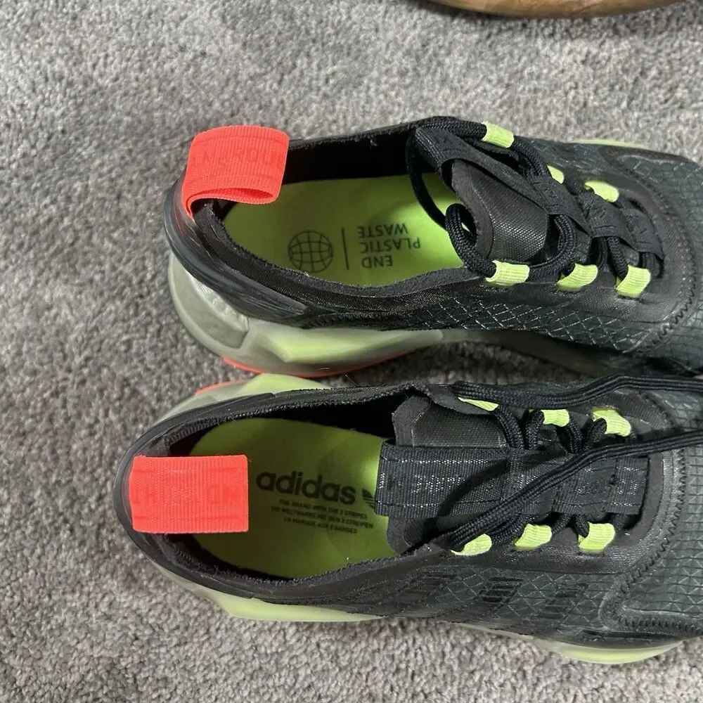 Adidas NMD_V3 GW5991 Kids Sz 5.5 Black Signal Green Athletic Running Shoes Used